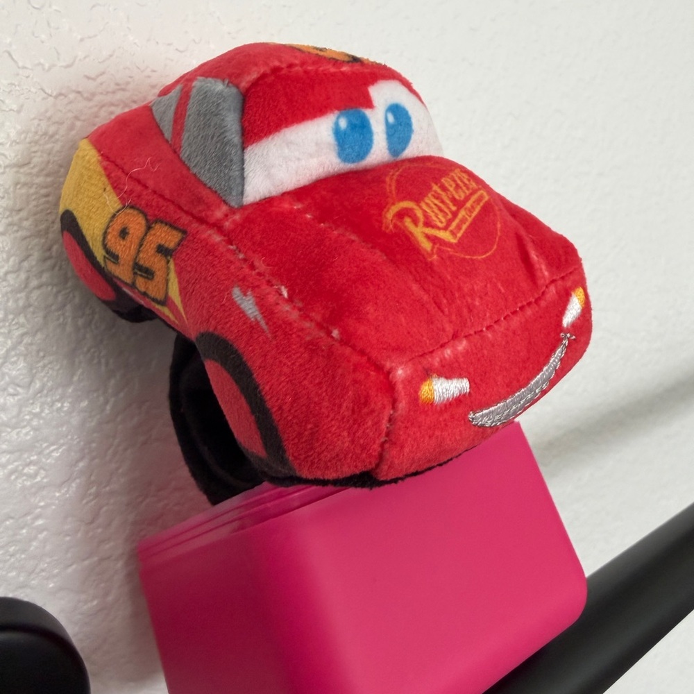 NEW Lightning McQueen Cutie Cuff Series 5